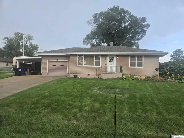 5604 Woodlawn Ave, Ralston, NE 68127