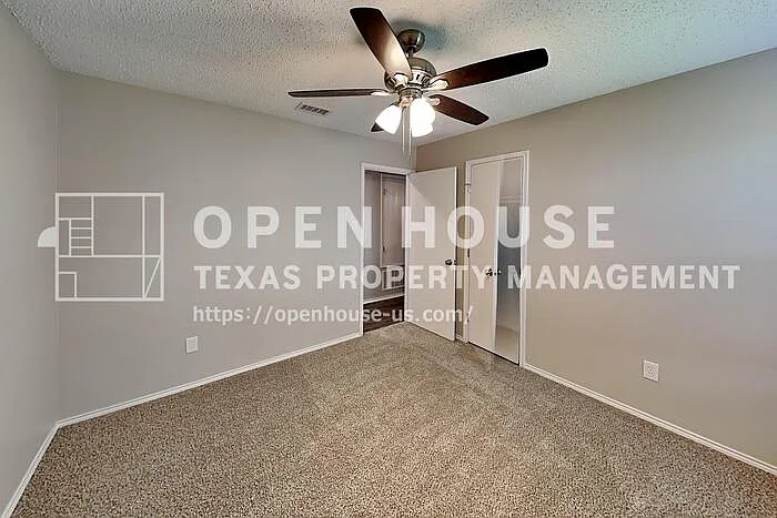 4900 Parkview Hills Ln — Photo 15