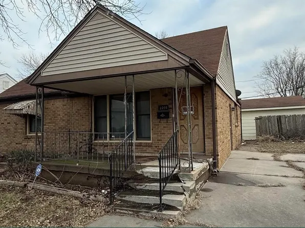 2201 E Stadium Dr, Wichita, KS 67214