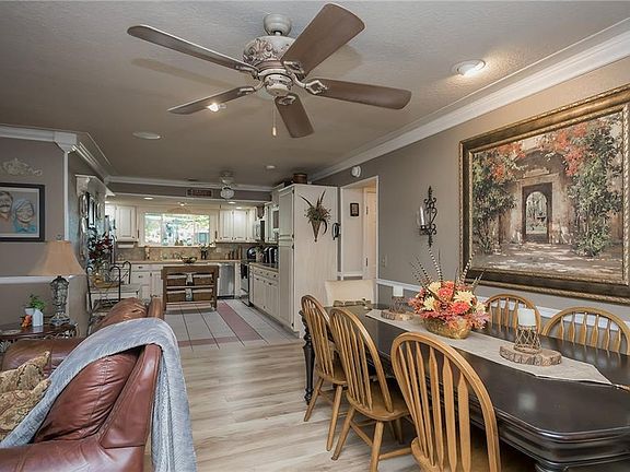 4th image of 2807 W Parkwood Dr