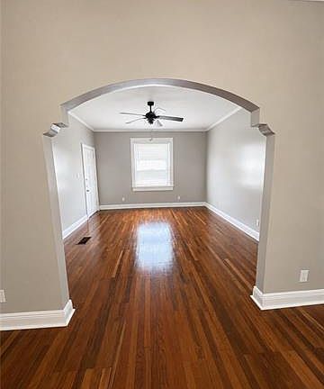 2nd image of 4218 Vincennes Pl