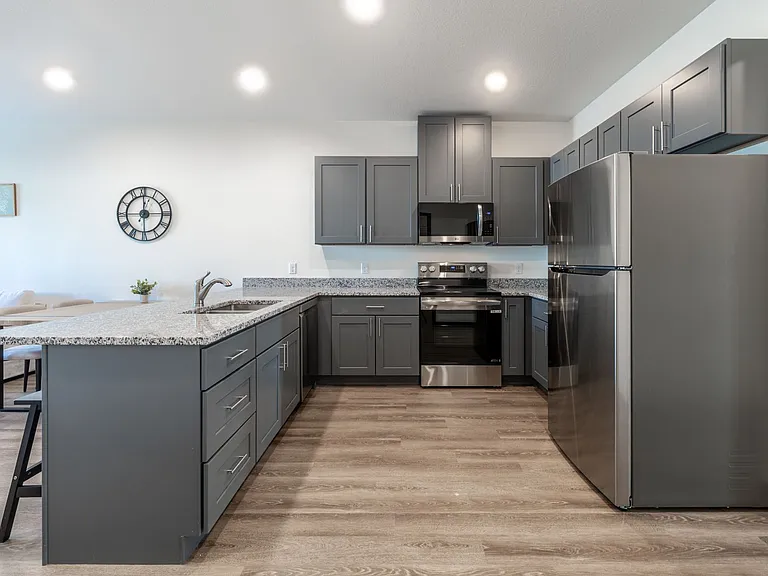 1197 Liberty Dr — Photo 27