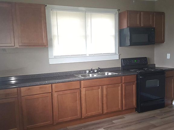 5th image of 408 Pear St