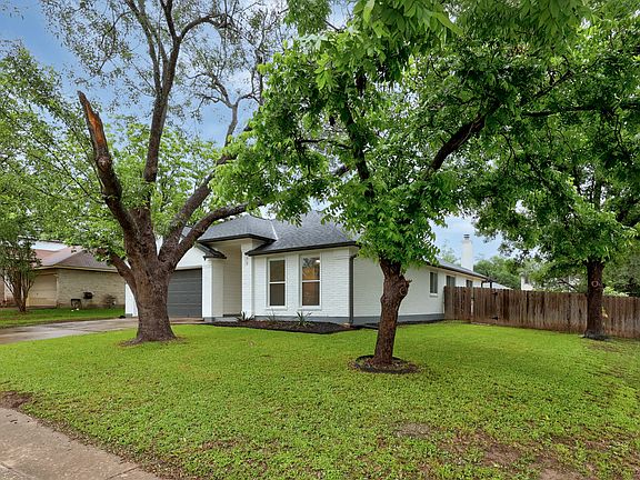 3rd image of 13101 Fieldgate Dr