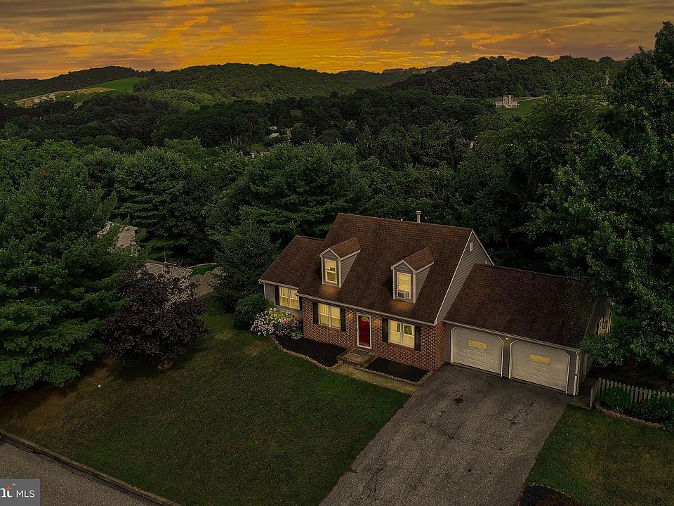 29 Edgehill Rd, Glen Rock, PA 17327 Zillow