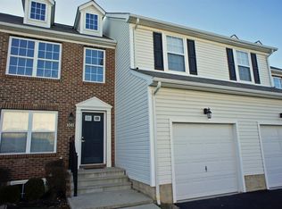 1081 Green Knoll Dr, Columbus, OH 43081