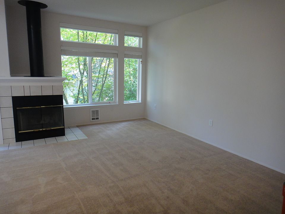 1st image of 12427 NE 7th Pl #2427