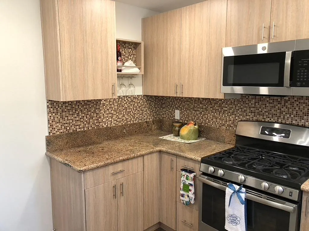 3 bed, 990 sqft, $2,425 — Photo 4