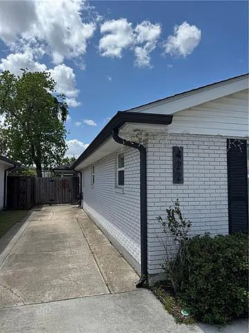 Building Photo - 422 Nursery Ave