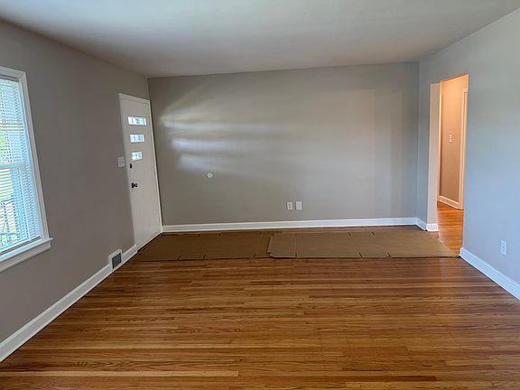 2nd image of 3114 Kingswood Way