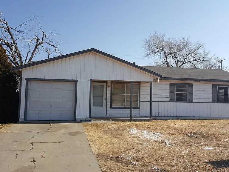 1919 S Woodland St — Photo 1
