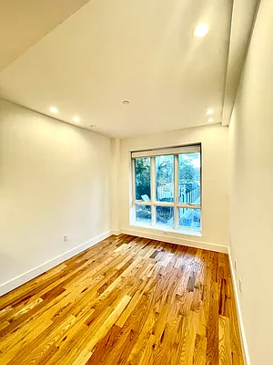 Rented by Pear NYC LLC | media 30