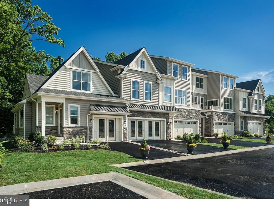 1st image of 319 Lirope Ct