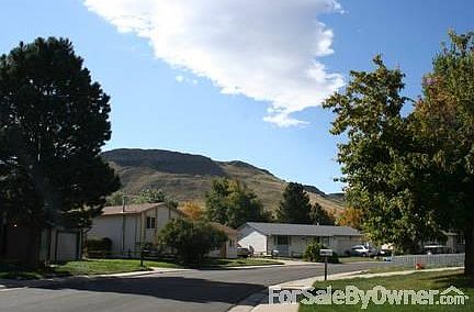 Front View
						:
						Gorgeous view of North Table Mountain from the front