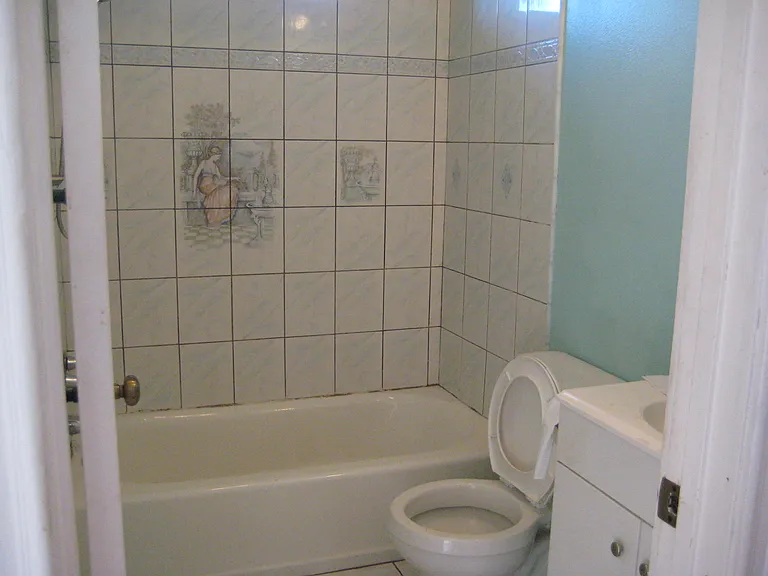819 4th St #B — Photo 5