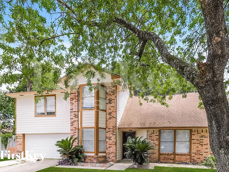 20239 Misty Pines Dr — Photo 2