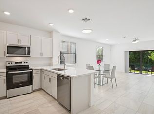 180 SE 5th Ct, Deerfield Beach, FL 33441