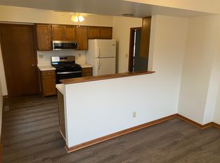 1330 N Main St, Sycamore, IL 60178