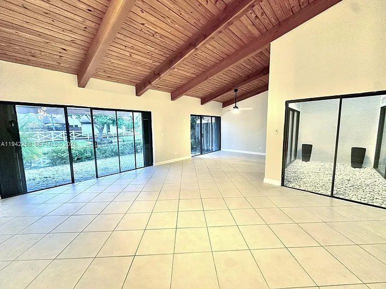 2753 S Parkview Dr — Photo 5