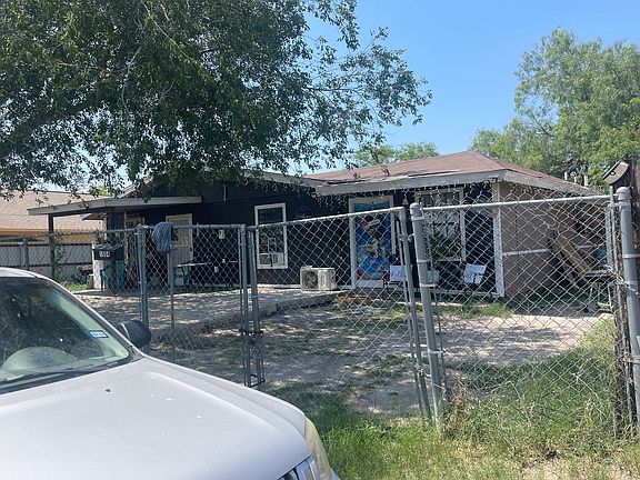 2nd image of 1904 Ventura St