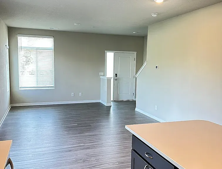 854 NE Phlox Ave — Photo 5