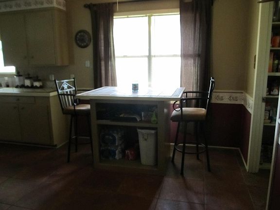 5th image of 61 Columbia Road 163