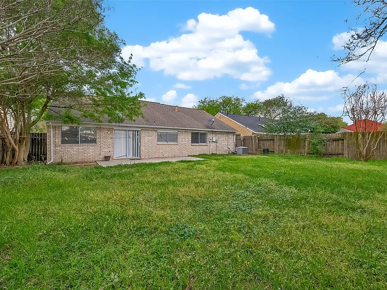 12215 Fetlock Dr — Photo 36