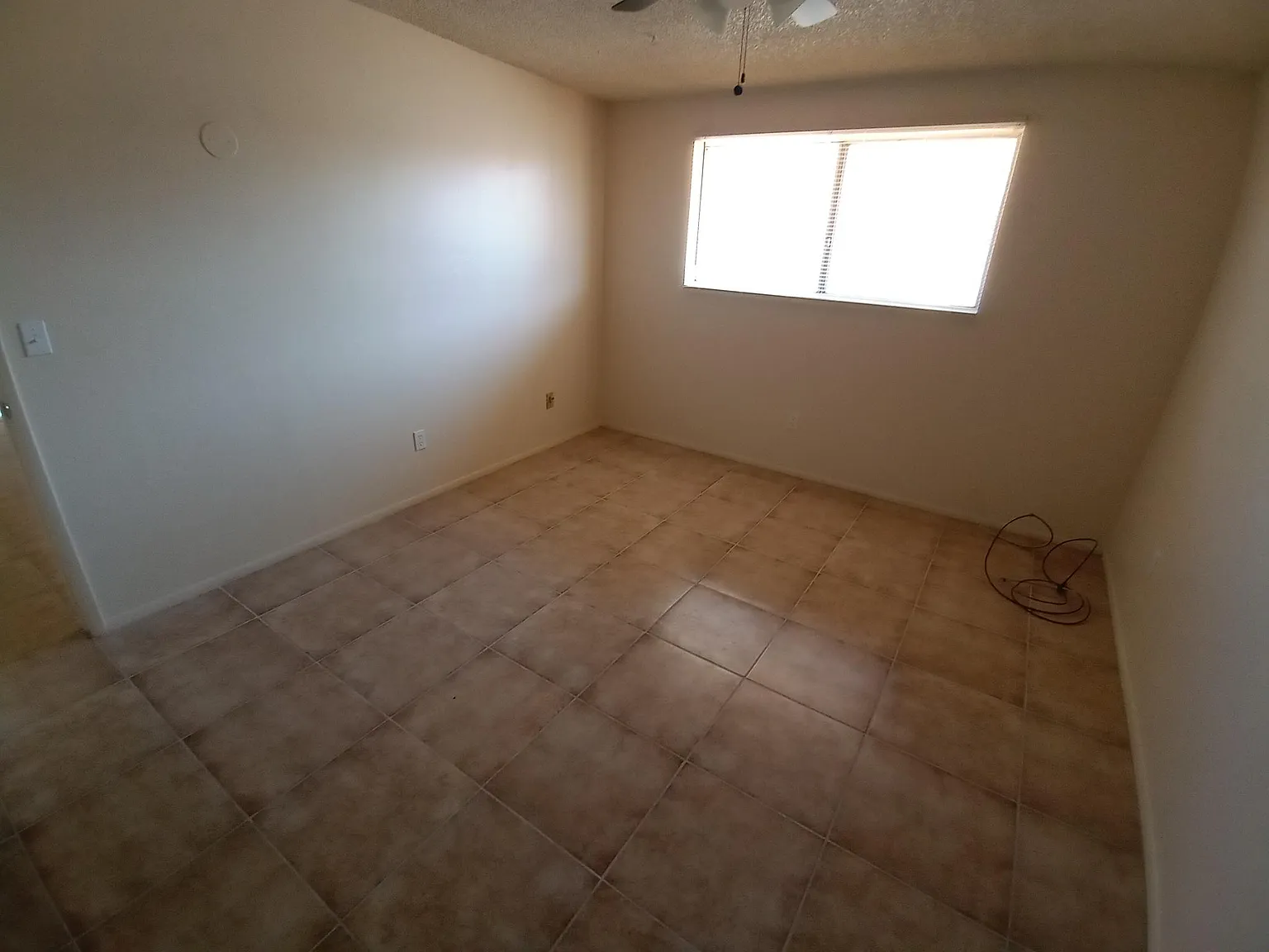 1 bed, 700 sqft, $825 — Photo 3