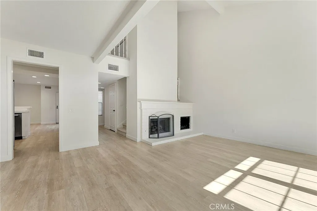 2 bed, 2.5 bath, 1447 sqft, $4,150 — Photo 3