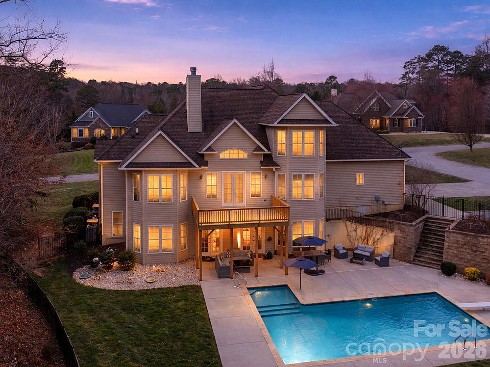 1st image of 141 Winding Creek Dr