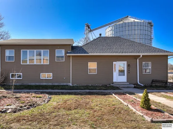 305 Moravia St, Prague, NE 68050