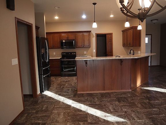 3rd image of 500 Boston Cir