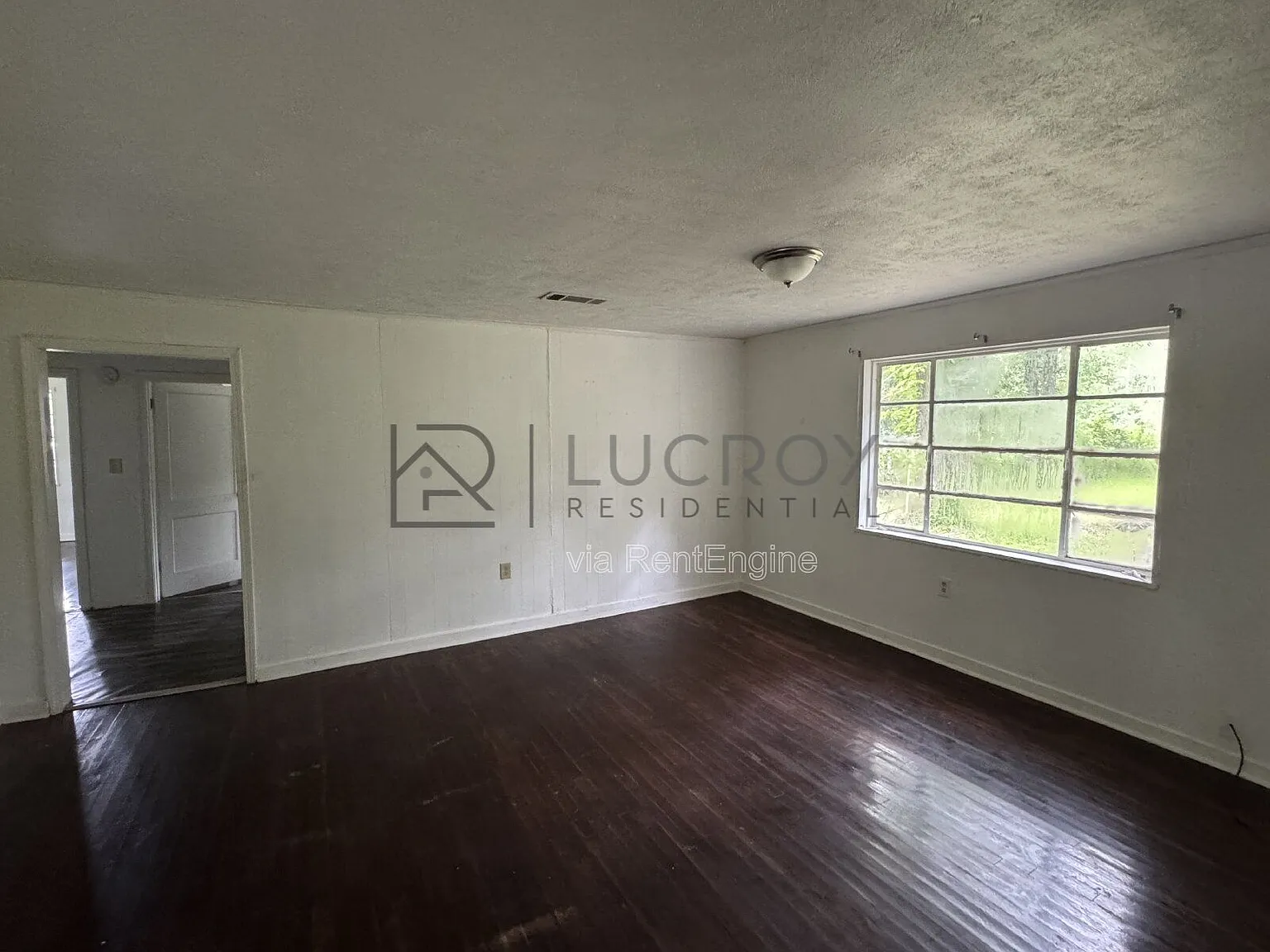 3 bed, 2.0 bath, 1363 sqft, $1,100 — Photo 4