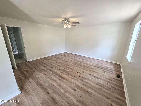 5th image of 2247 Arrowwood Dr