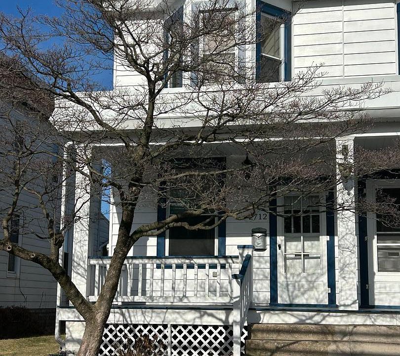 1st image of 2712 Boas St