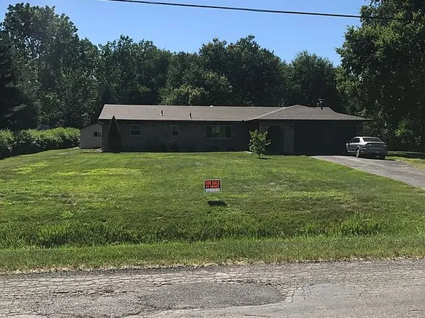 10739 Douglas Rd, Temperance, MI 48182