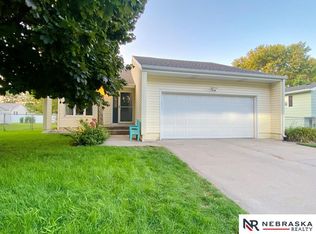 2528 Stagecoach Rd, Grand Island, NE 68801