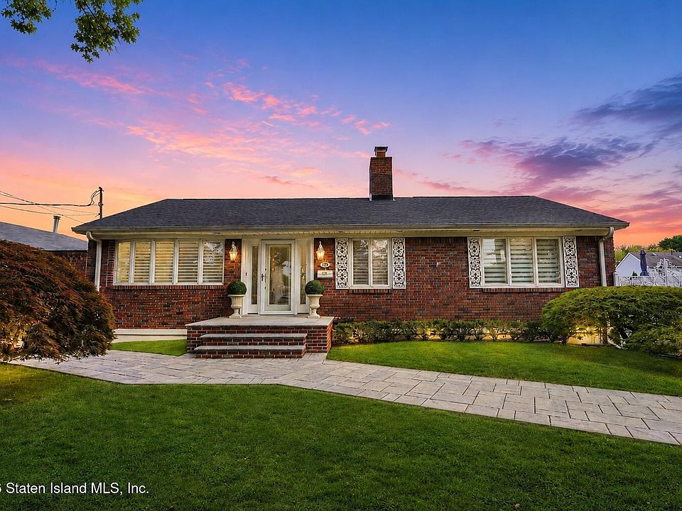 1st image of 104 Howton Ave