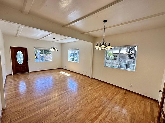 5th image of 602 W De La Guerra St