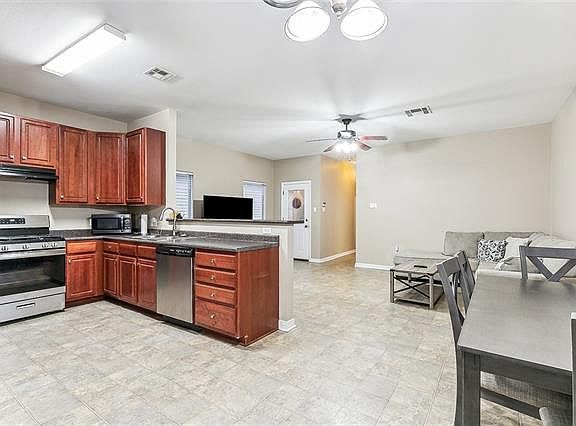 3rd image of 730 Avenue B