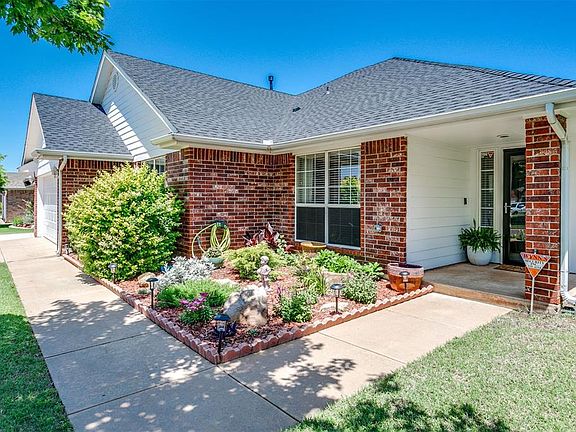 3rd image of 10608 Ashford Dr