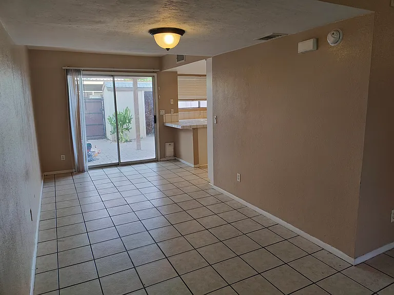1028 E Bendix Dr — Photo 14