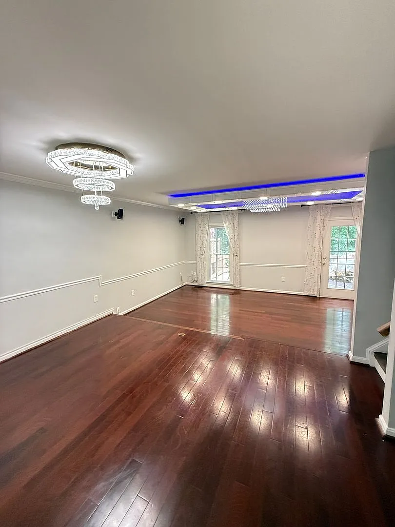 12369 Manchester Way — Photo 4