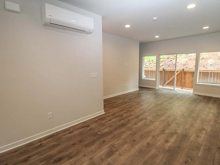 10942 NE 189th Pl #G — Photo 9