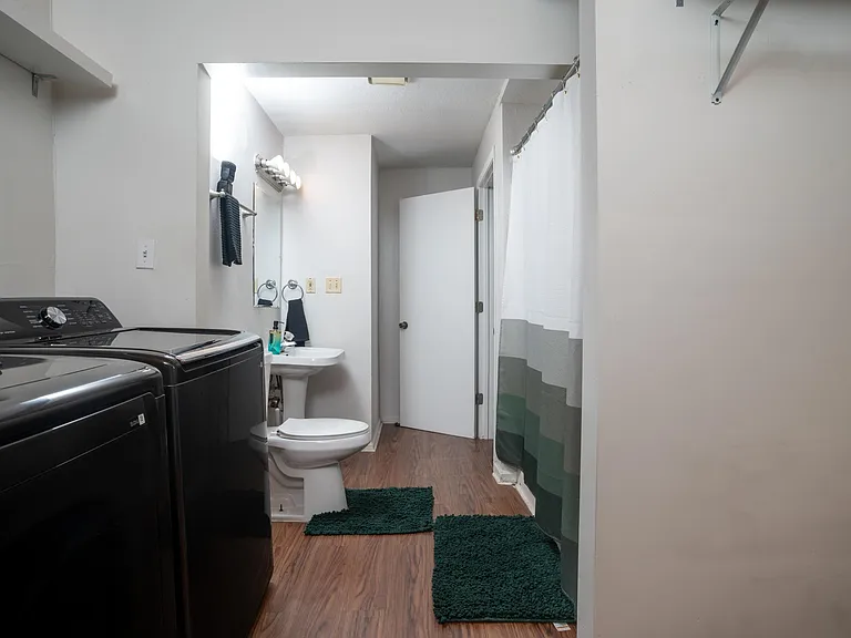 712 Hillcrest St — Photo 11