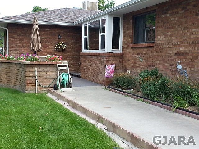 1st image of 380 Martello Dr