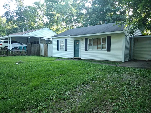 205 Lindsey Ave, Metropolis, IL 62960