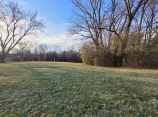 150 W Sidney Ave, Villa Park, IL 60181