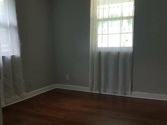2nd image of 1820 Grunthal St