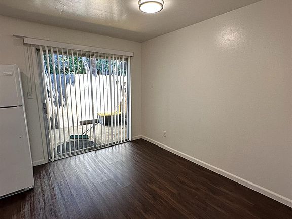 5th image of 1409 W Fairmont Ave #C